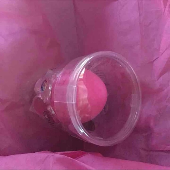 NEW Beauty Blender - Picture 3 of 4